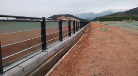 圍擋廠家-鋼結構圍擋c4款助力深汕工地建設發展