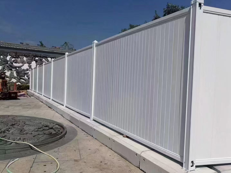 深圳寶安工地500㎡PVC圍擋當天送達，旭東圍擋批發讓采購更省心！